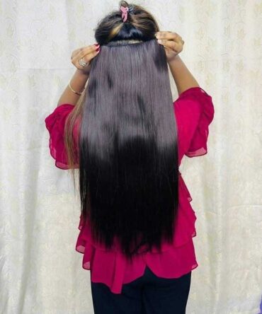 Five Clip Hair Extensions 30 Inch Long (ফাইভ ক্লিপ হেয়ার এক্সটেনশন ৩০ ইঞ্চি লম্বা)
